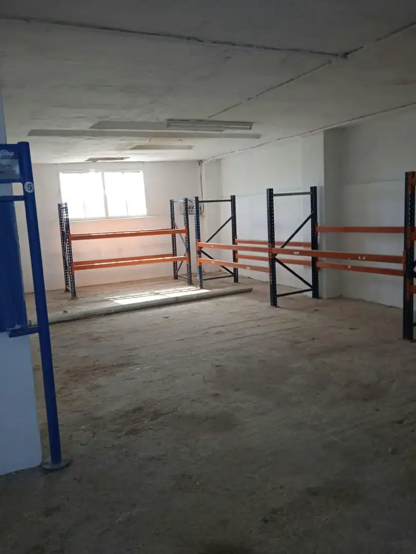 Industrial building to rent in Aldaia