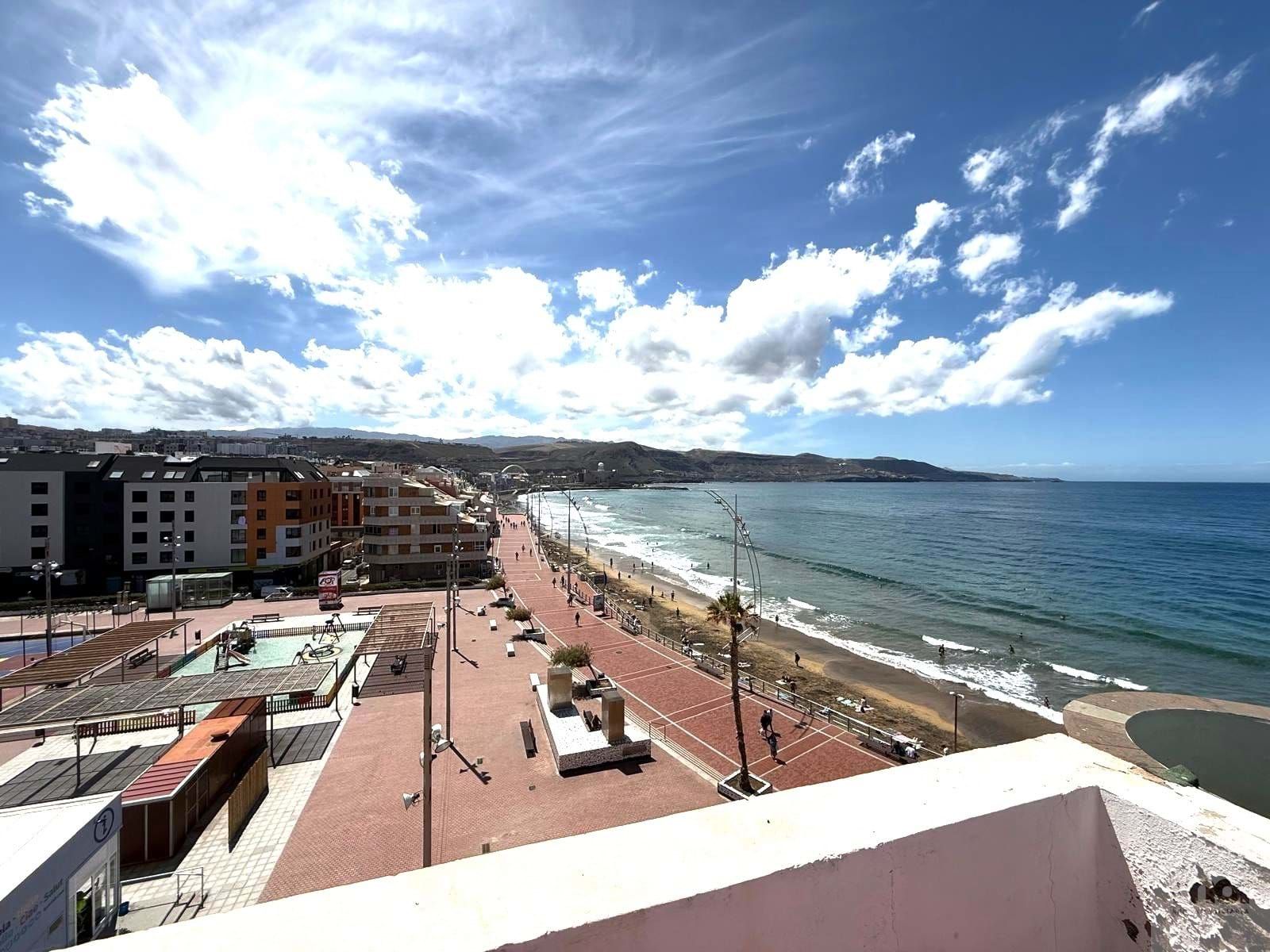 Vista exterior de Pis en venda en Las Palmas de Gran Canaria amb Traster