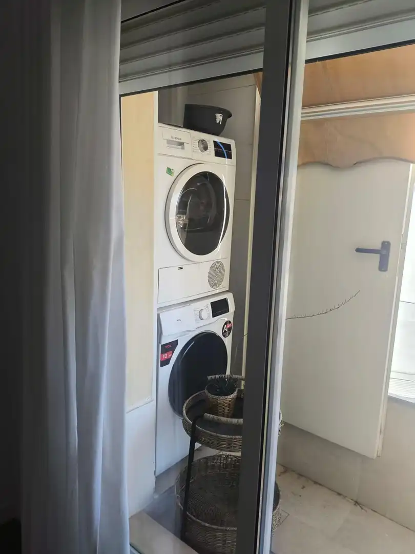 Dormitori de Àtic de lloguer en Valencia amb Aire condicionat, Terrassa i Traster
