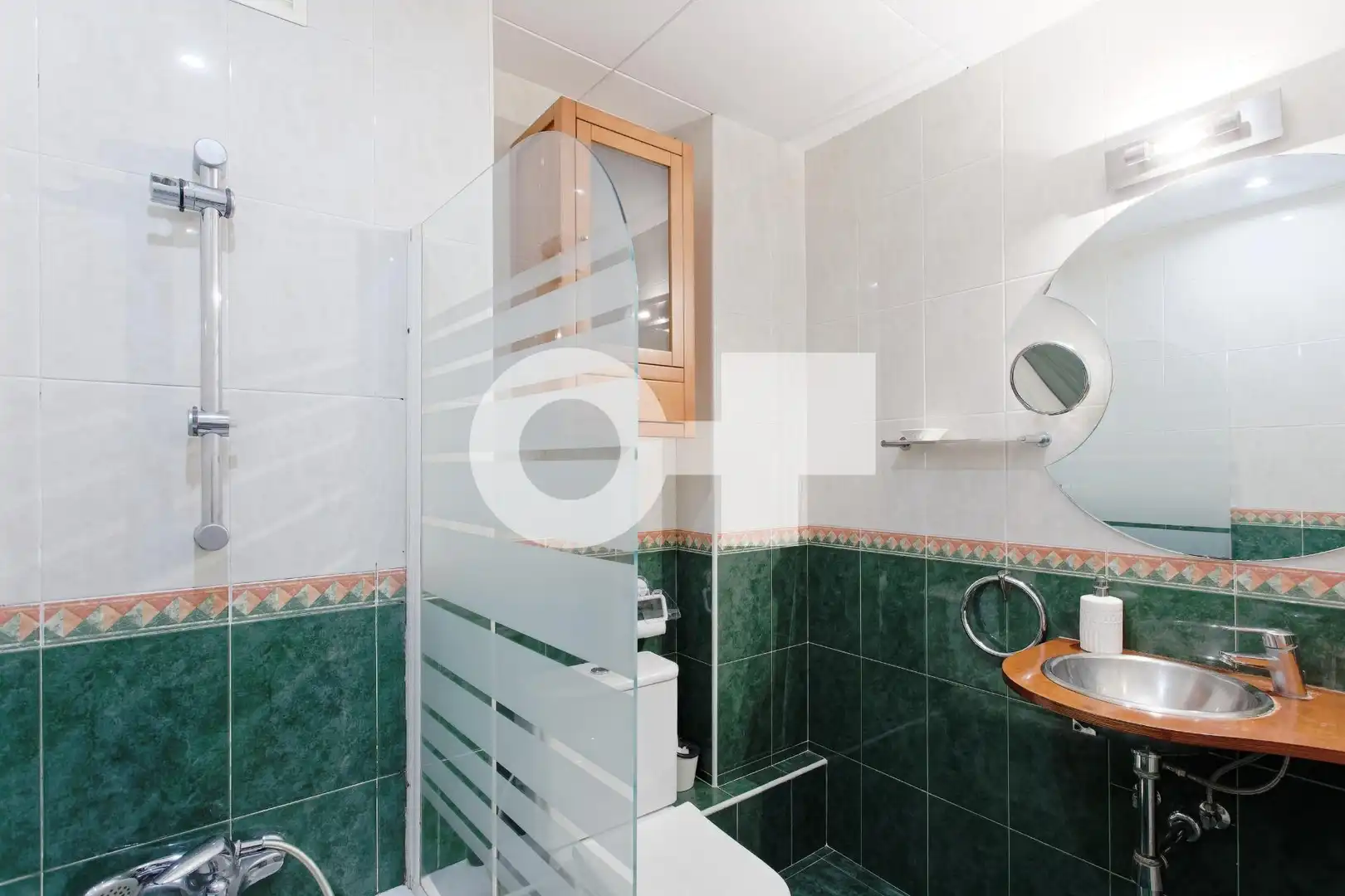 Baño de Piso en venta en Barcelona con Aire acondicionado, Calefacción y Alarma