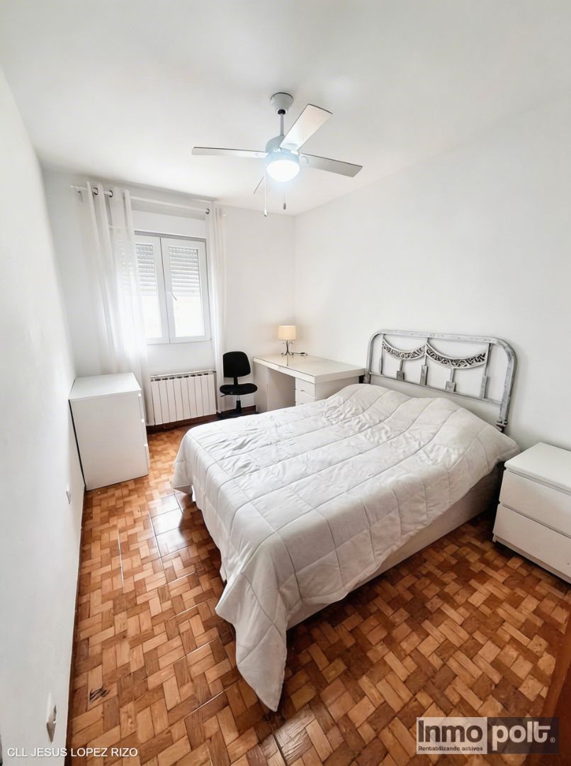 Dormitori de Apartament per a compartir en  Madrid Capital amb Aire condicionat, Moblat i Forn