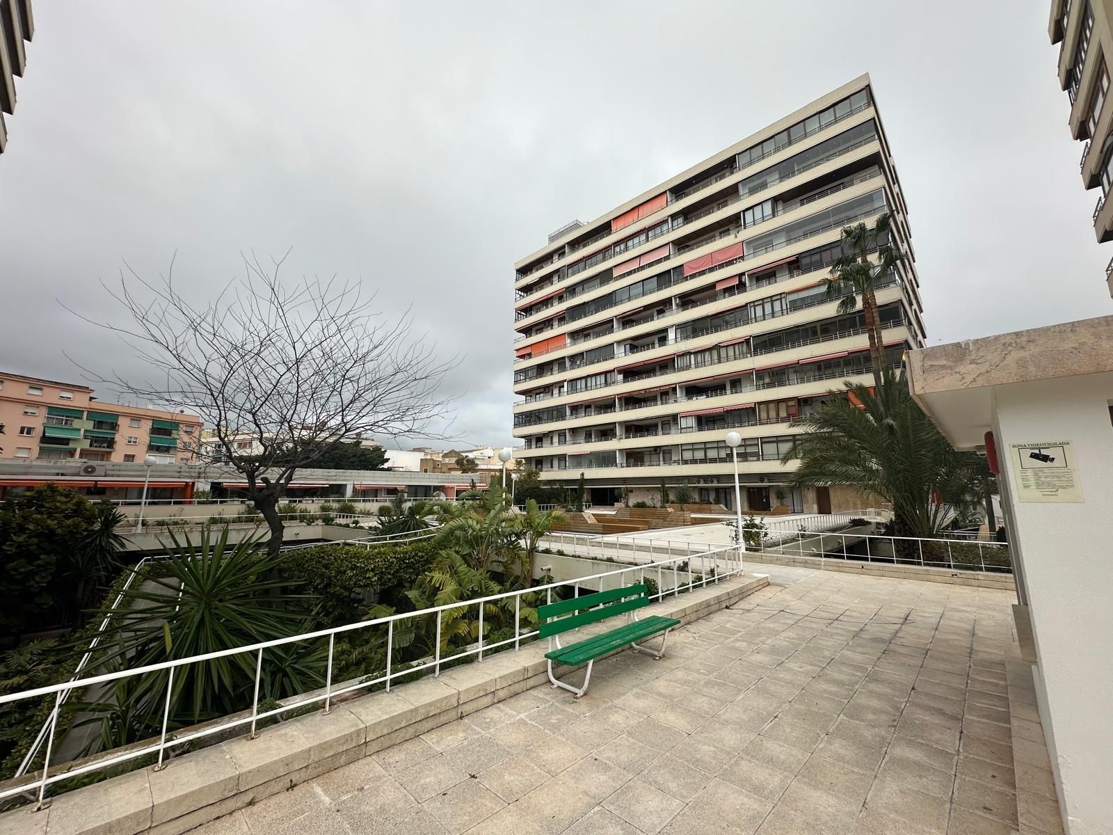 Vista exterior de Pis en venda en Torremolinos amb Aire condicionat, Calefacció i Piscina comunitària