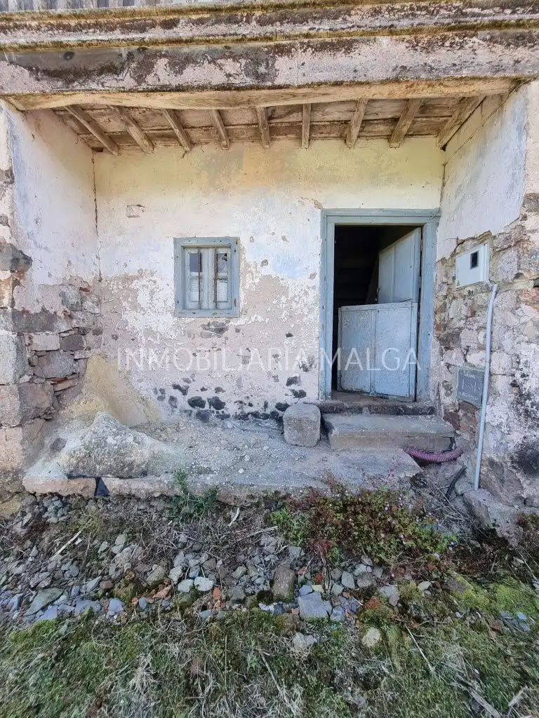 Vista exterior de Casa o xalet en venda en Colunga amb Jardí privat