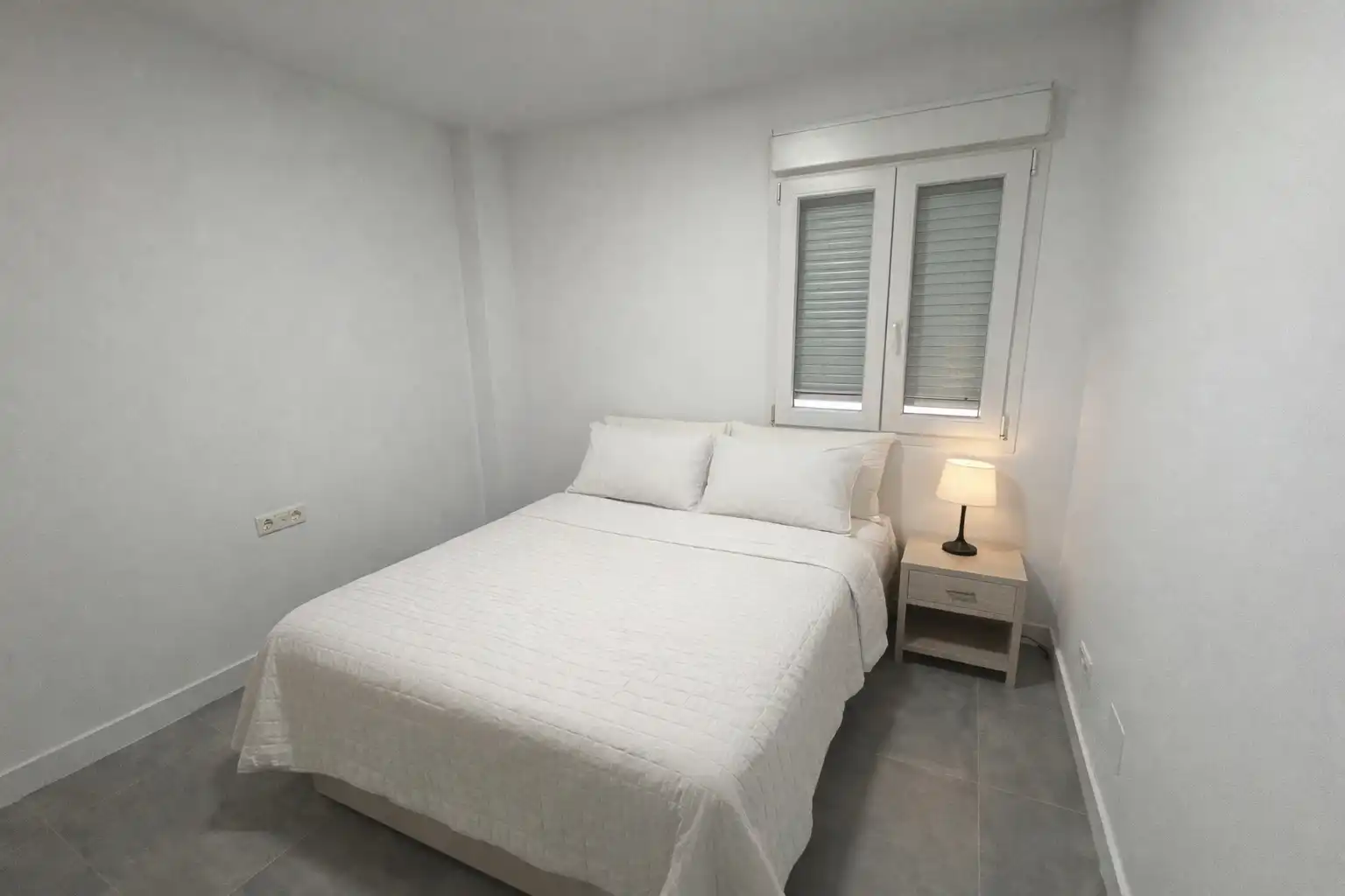 Dormitori de Pis de lloguer en Marbella amb Aire condicionat, Calefacció i Terrassa