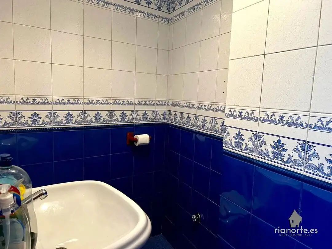 Bany de Oficina en venda en Langreo amb Aire condicionat i Calefacció