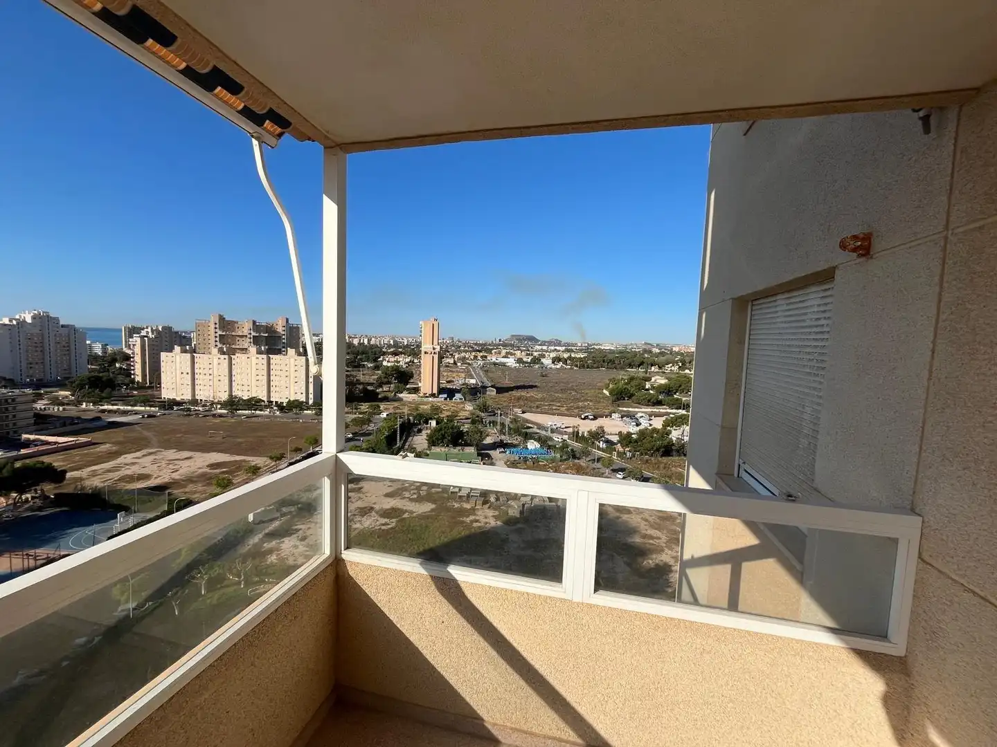 Terrasse von Wohnung zur Miete in El Campello mit Balkon und Gemeinschaftspool