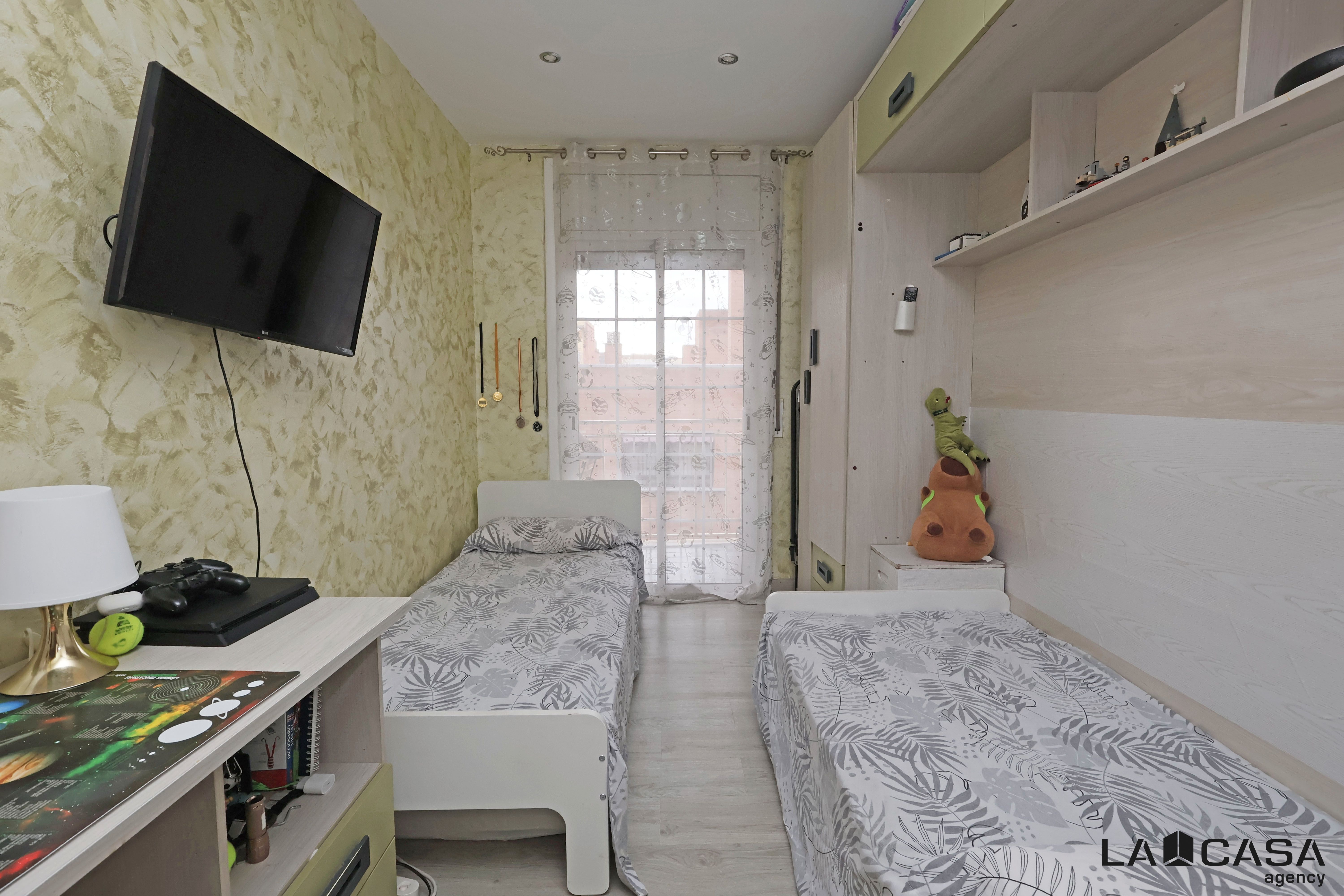 Bedroom of Flat for sale in L'Hospitalet de Llobregat  with Terrace
