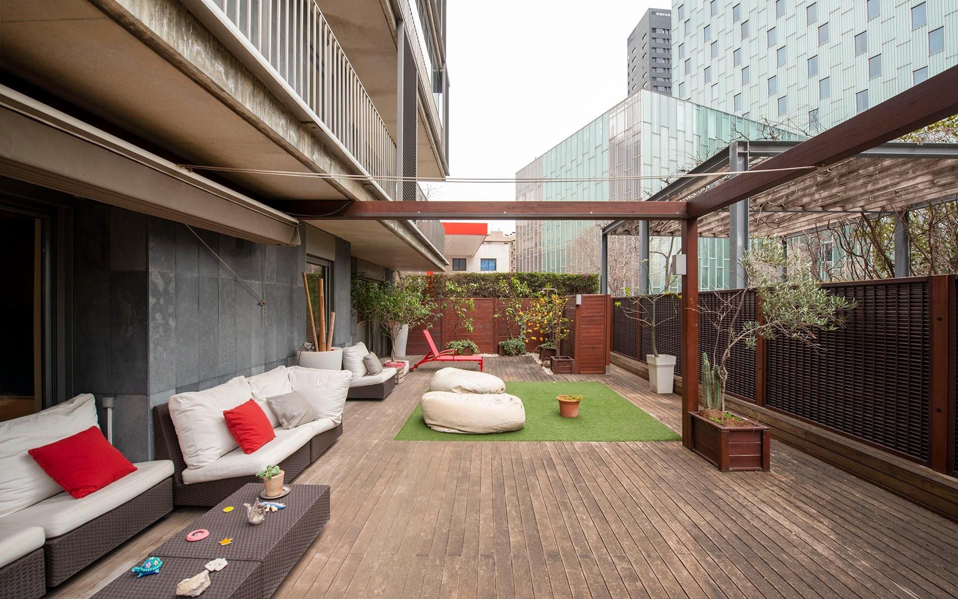 Terrace of Flat for sale in  Barcelona Capital  with Parquet flooring, Terrace and Storage room