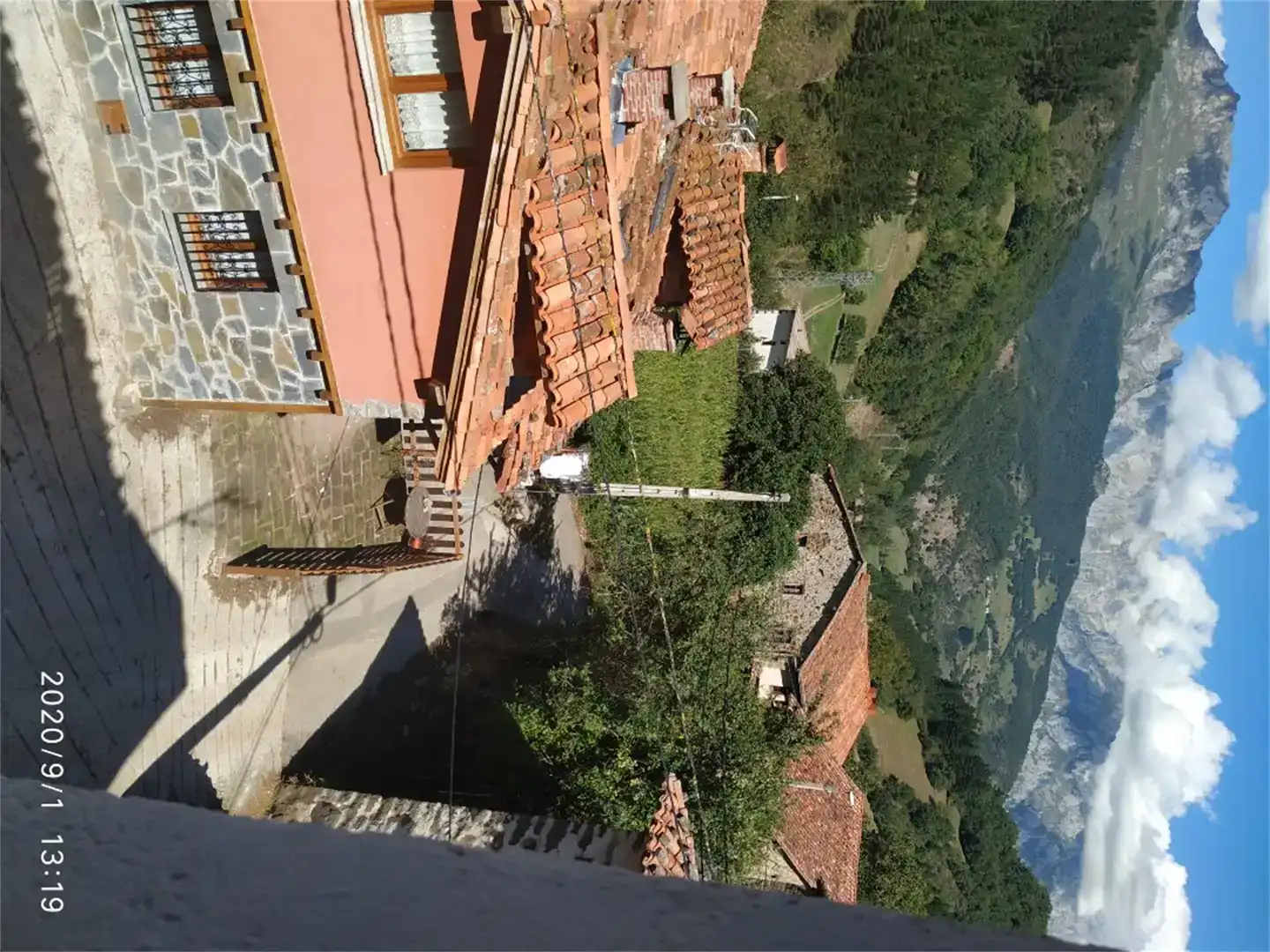 Vista exterior de Casa adosada en venda en Camaleño