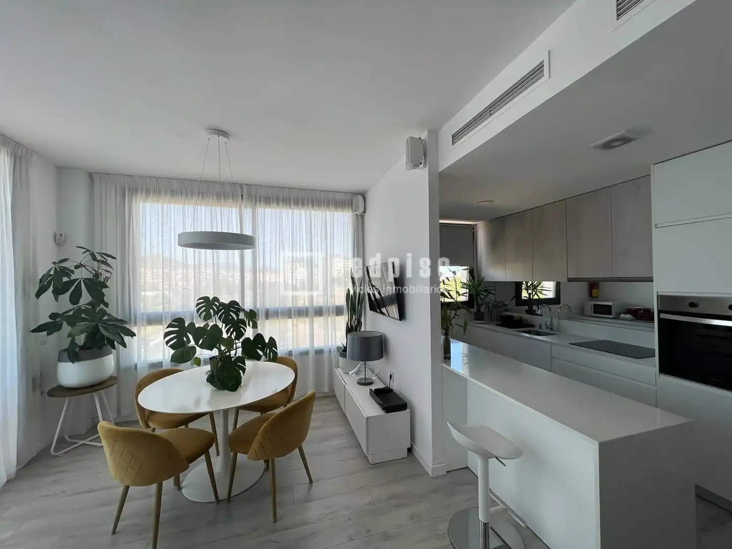 Schlafzimmer von Dachboden zur Miete in Málaga mit Klimaanlage, Privatgarten und Terrasse