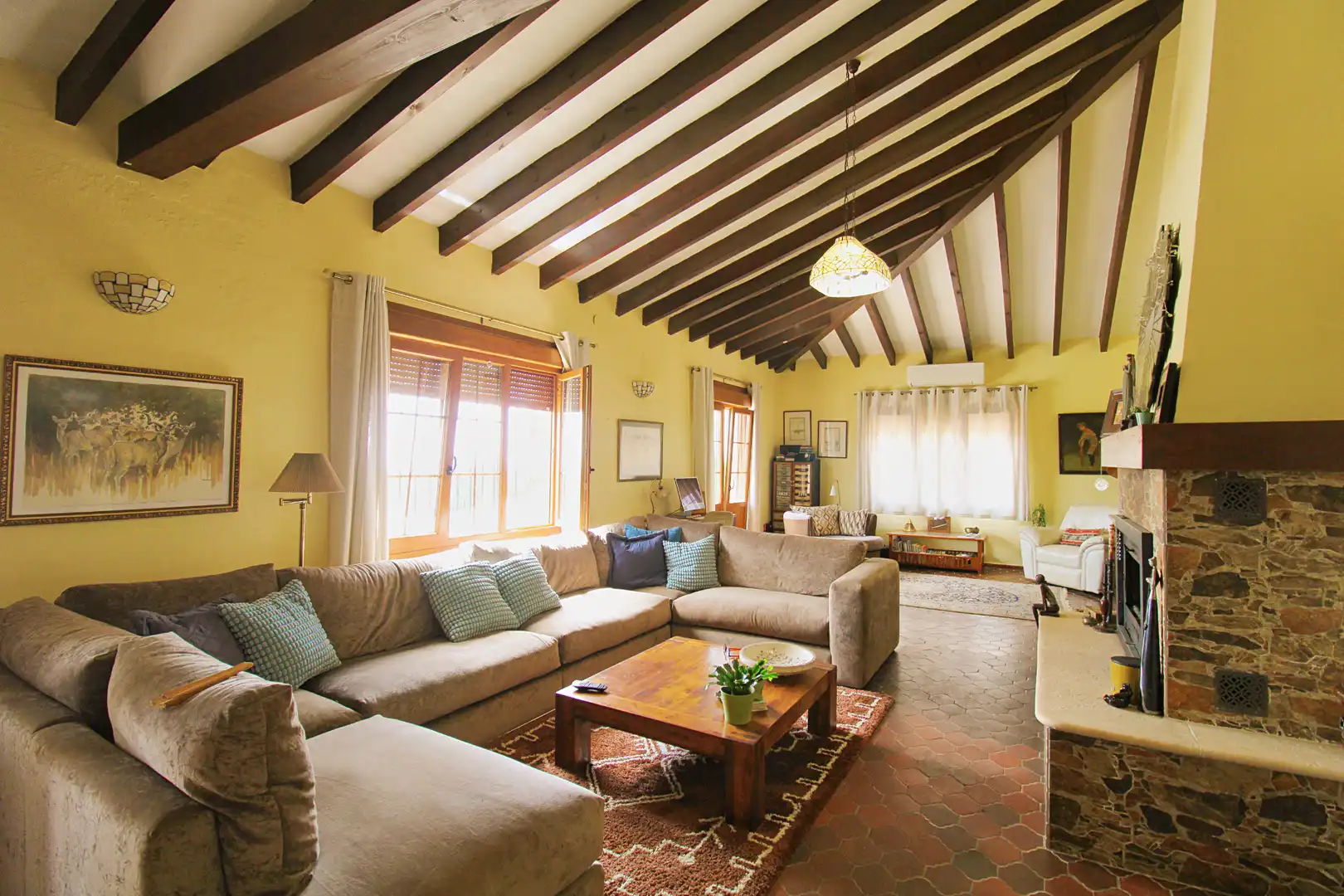 Sala de estar de Finca rústica en venta en Mijas con Aire acondicionado, Calefacción y Jardín privado