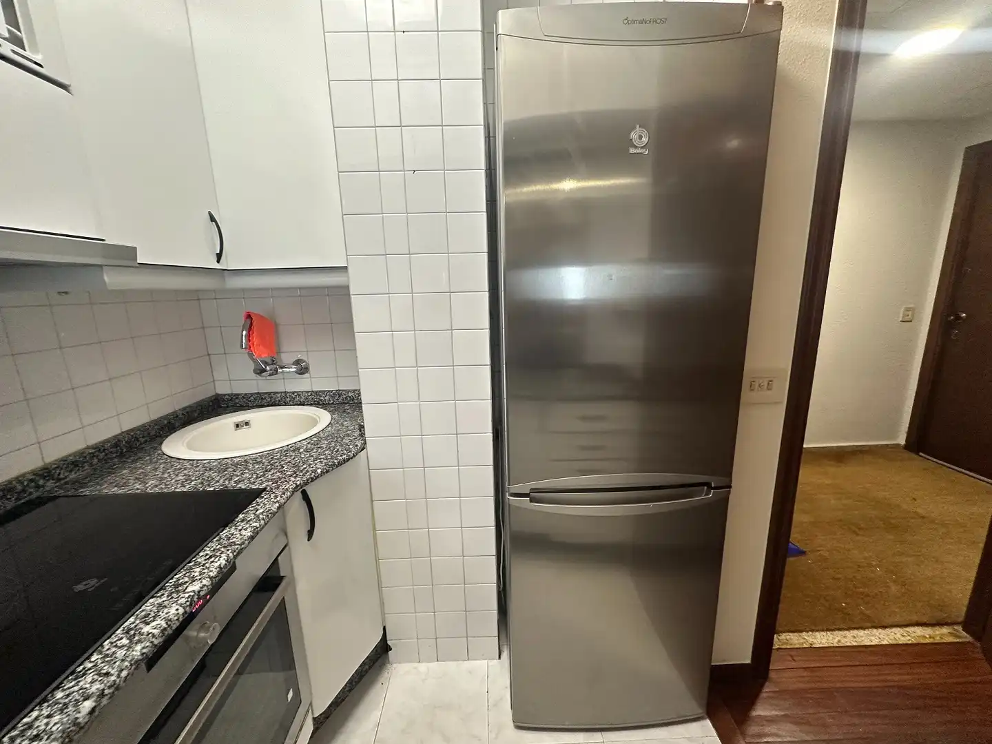 Cuina de Apartament en venda en Santiago de Compostela  amb Calefacció i Moblat