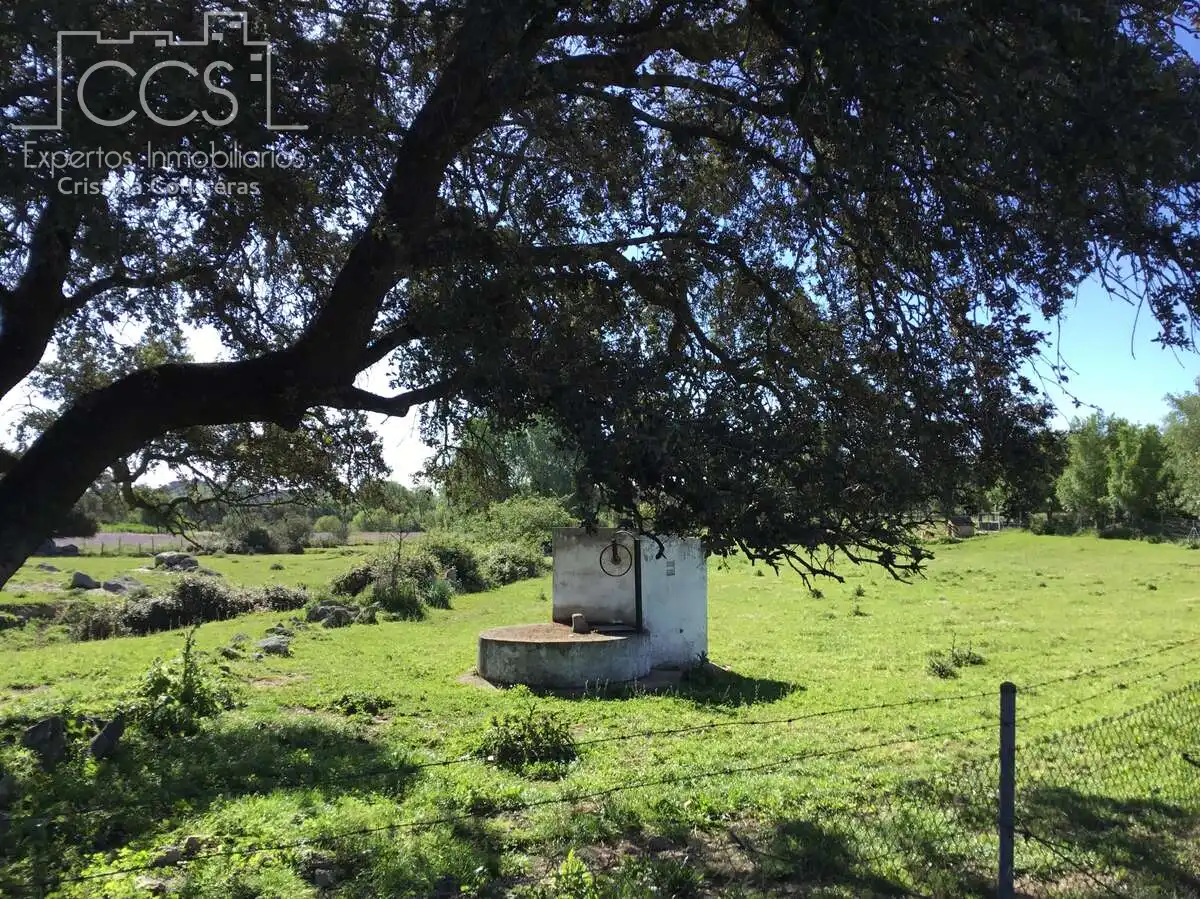 Finca rústica en venda en El Pedroso amb Traster, Piscina i Moblat