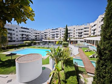 Flat with pool to rent in Calle la Angelita 3A