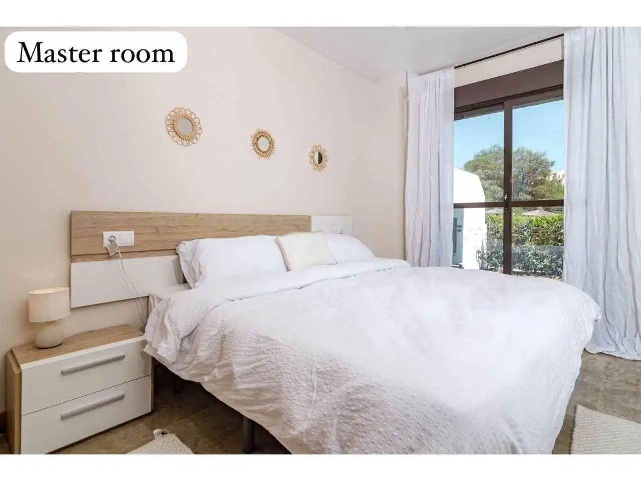 Bedroom of Flat for sale in Benahavís pueblo