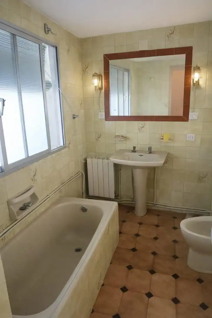 Badezimmer von Wohnungen zum Verkauf in Trujillo mit Klimaanlage, Abstellraum und Balkon