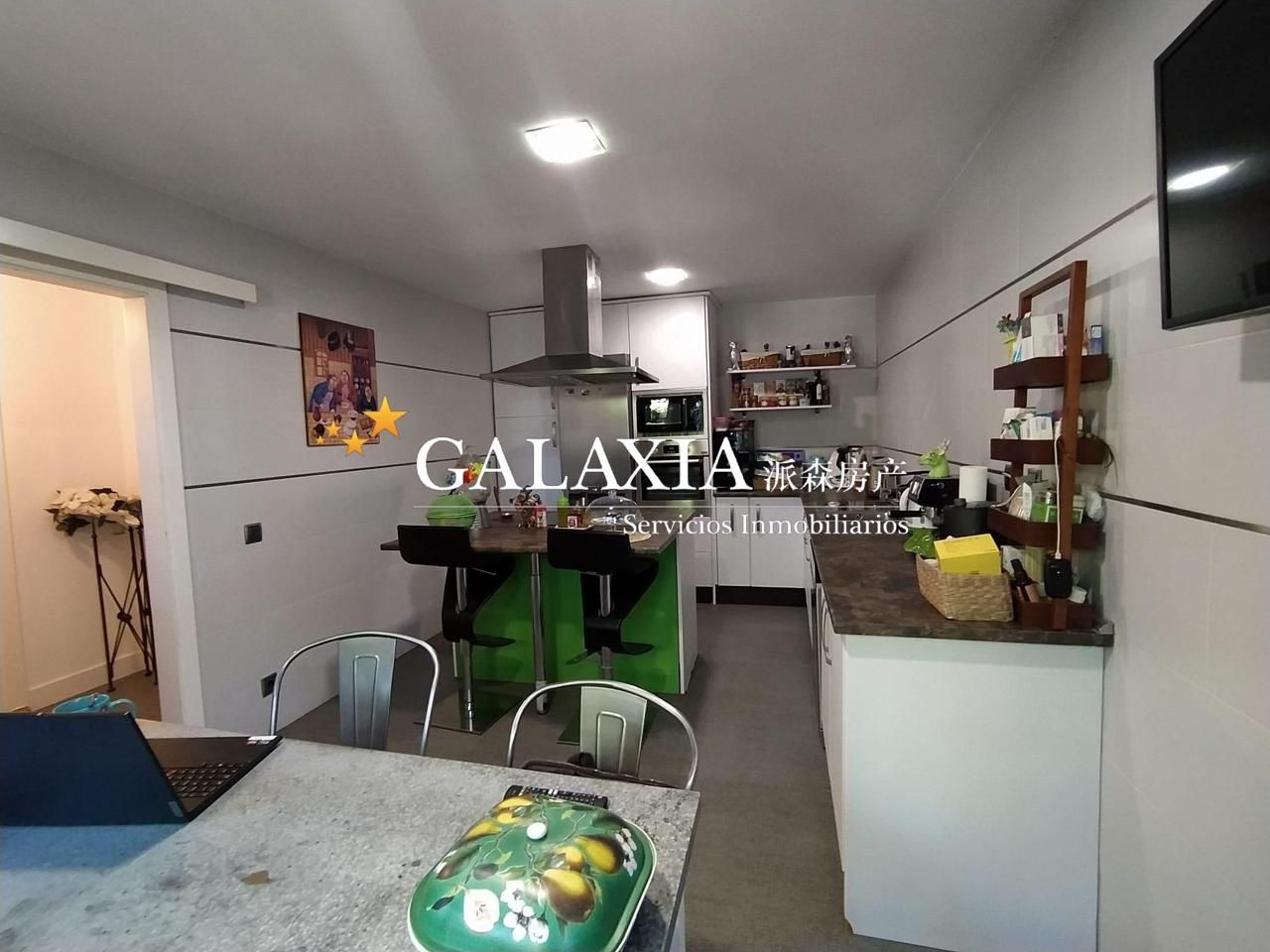 Cuina de Casa o xalet en venda en Ugena amb Calefacció, Jardí privat i Terrassa