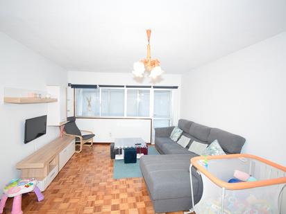 Sala d'estar de Pis en venda en Miño amb Parquet