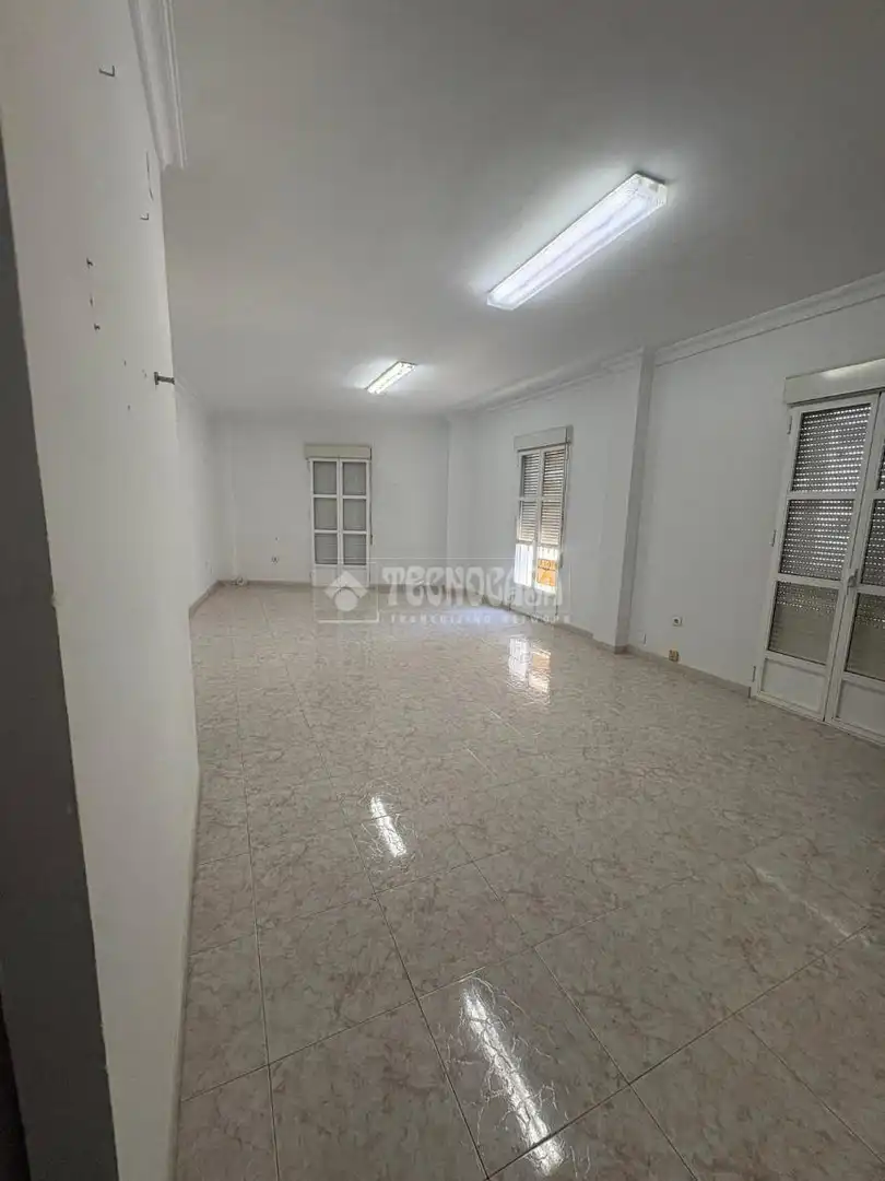 Oficina de lloguer a Trigueros