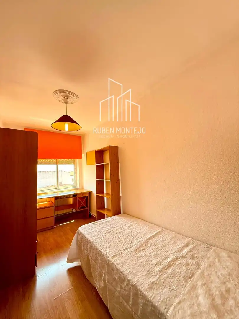 Bedroom of Flat for rent in Salamanca  with Heating, Terrace and Furnished