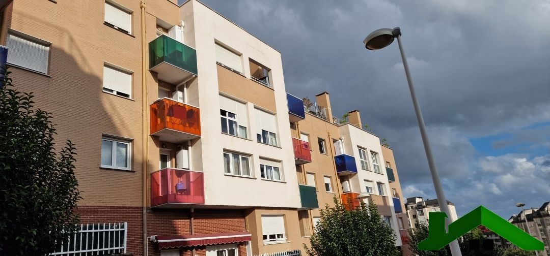Vista exterior de Pis en venda en Castro-Urdiales amb Calefacció, Jardí privat i Piscina