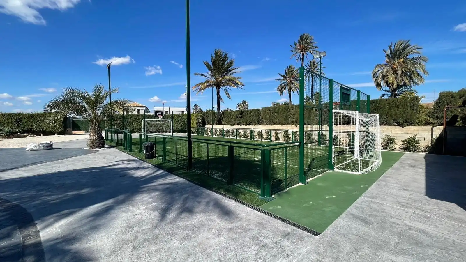 Parkplatz von Haus oder Chalet zur Miete in Elche / Elx mit Klimaanlage, Heizung und Privatgarten