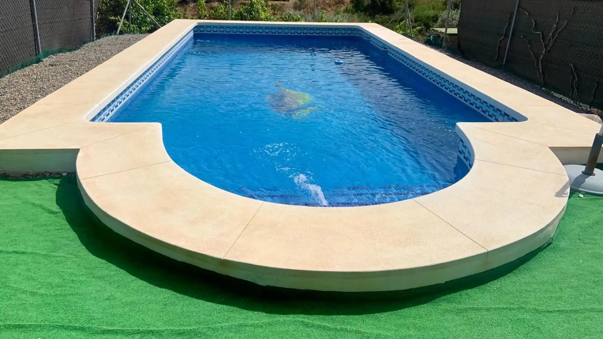 Piscina de Finca rústica en venta en Pizarra con Aire acondicionado, Jardín privado y Terraza