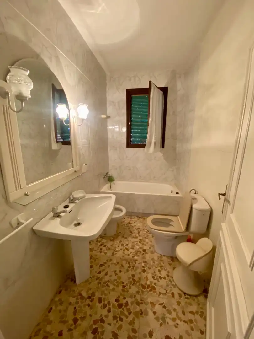 Bany de Casa o xalet en venda en Villarrubia de los Ojos amb Aire condicionat, Calefacció i Jardí privat