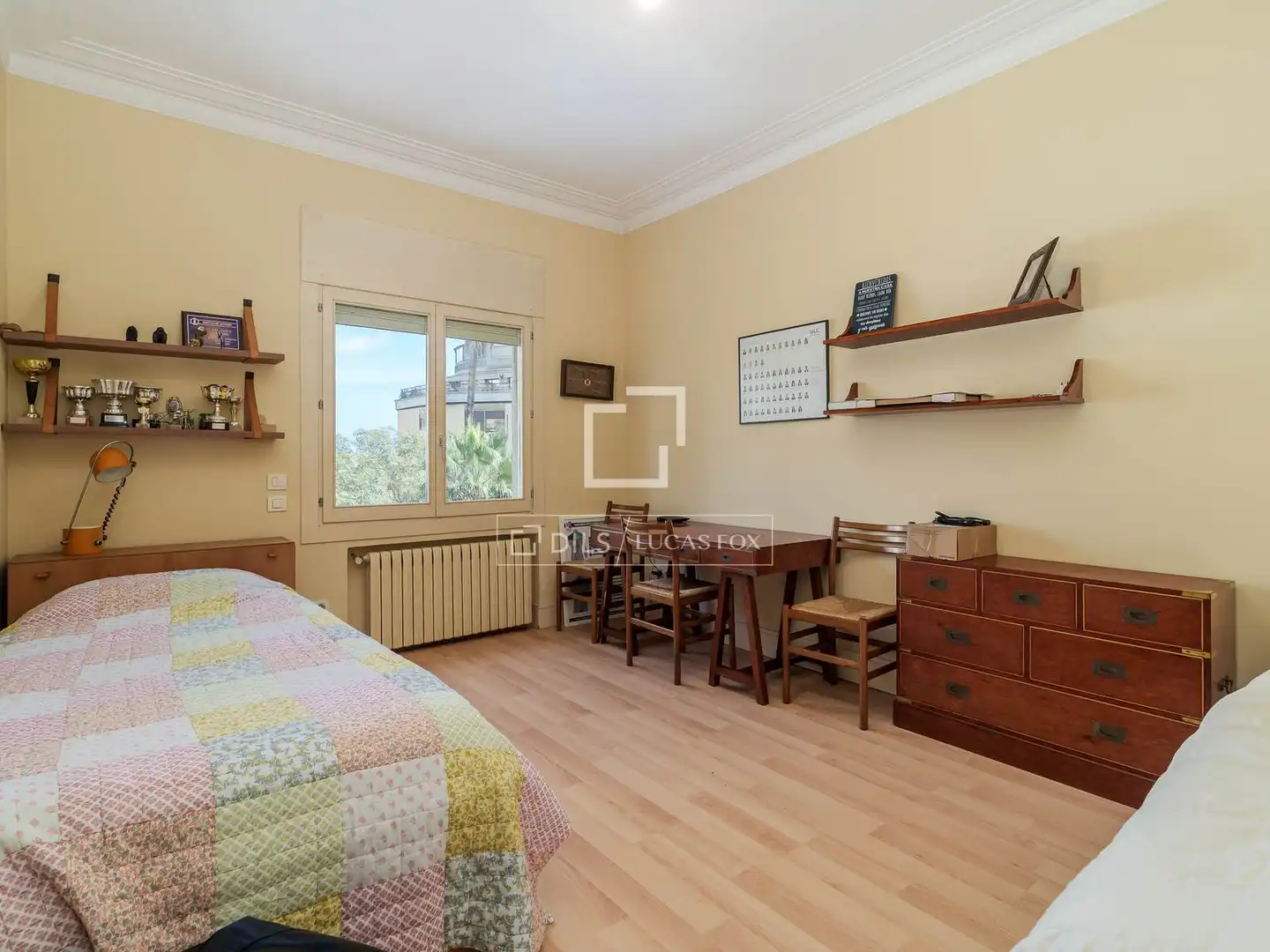 Schlafzimmer von Wohnung zum Verkauf in Barcelona mit Klimaanlage, Heizung und Privatgarten