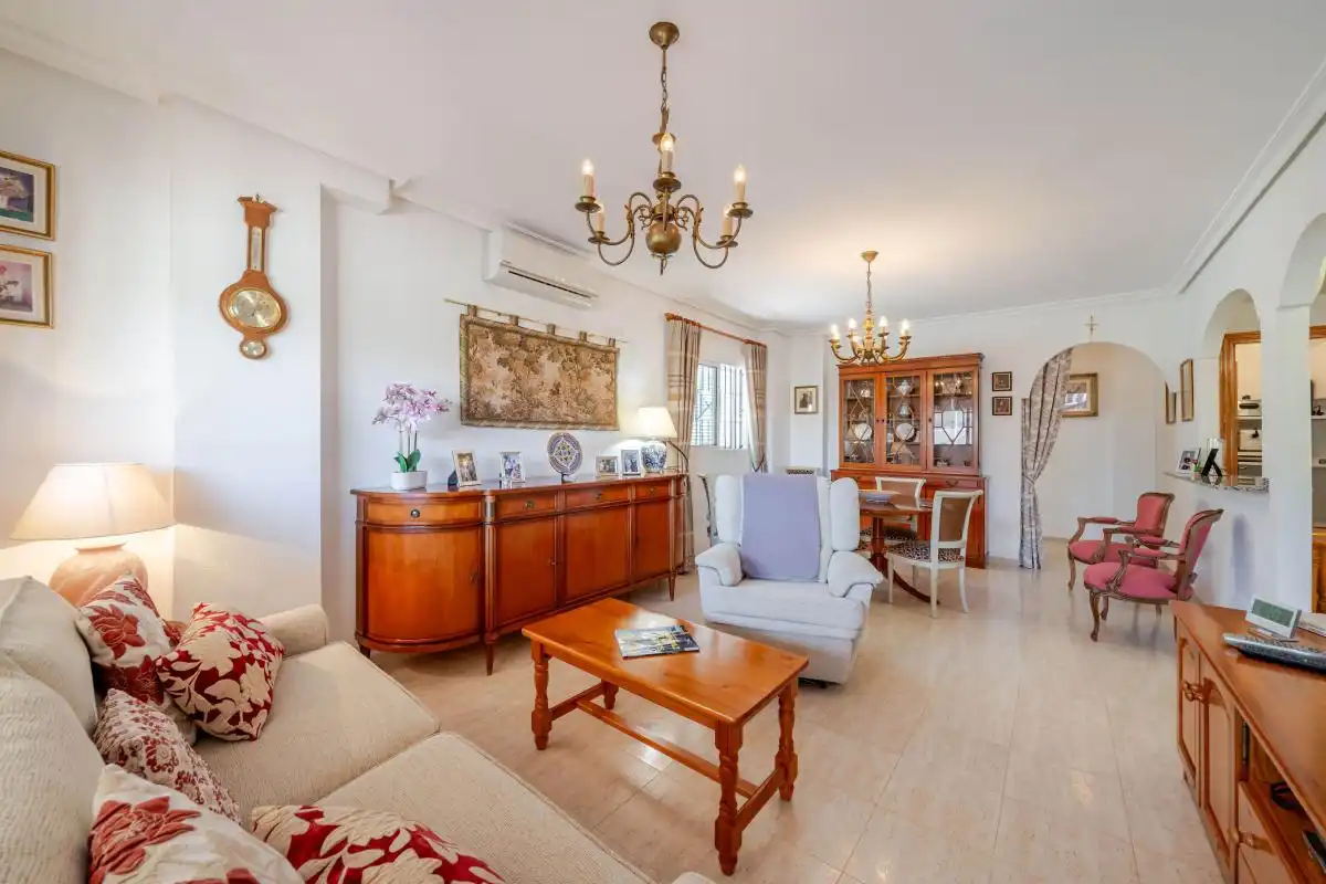 Sala de estar de Dúplex en venta en Santa Pola con Aire acondicionado, Calefacción y Jardín privado