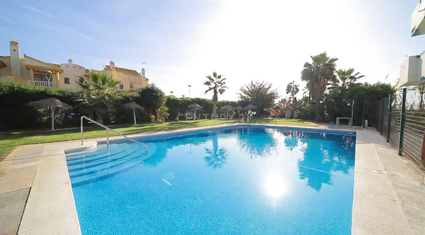 Piscina de Apartament en venda en Rincón de la Victoria amb Aire condicionat, Piscina i Balcó