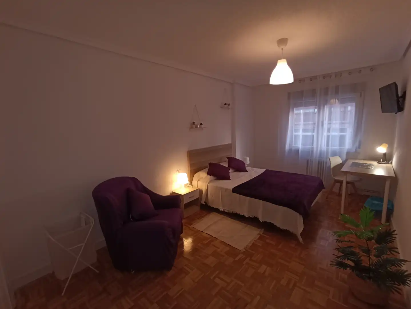 Bedroom of Flat for share in Ávila  with Heating, Parquet flooring and Terrace