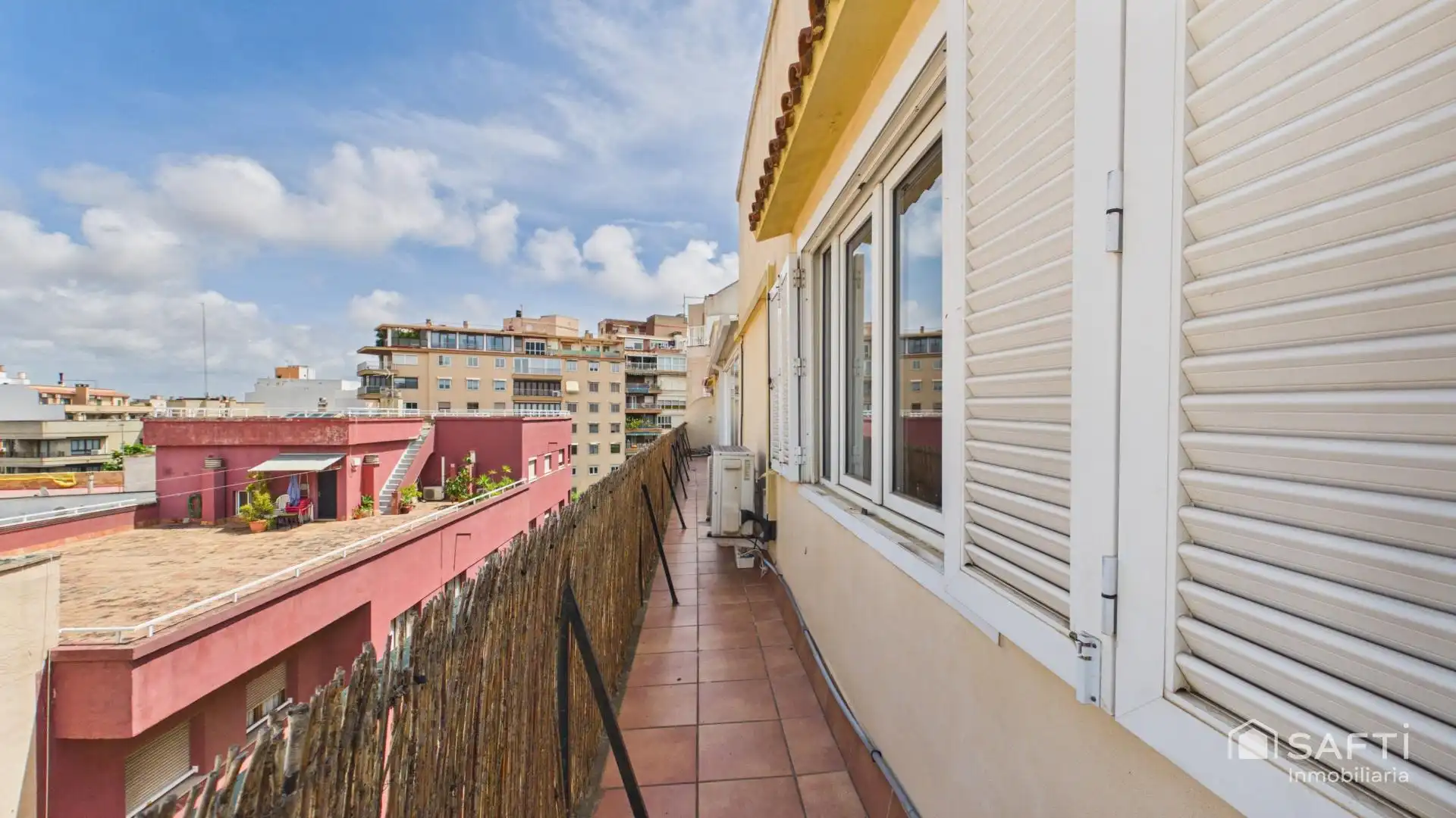 Vista exterior de Àtic en venda en  Palma de Mallorca amb Aire condicionat, Terrassa i Balcó