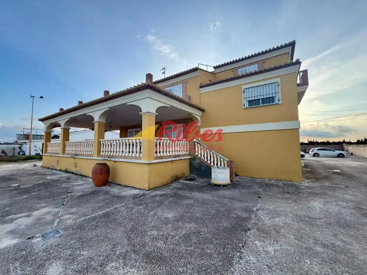 Vista exterior de Casa o xalet en venda en Cullera amb Aire condicionat, Jardí privat i Terrassa