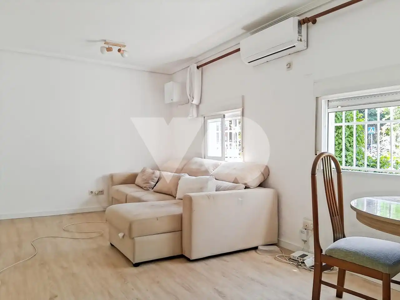 Living room of Ground floor for sale in Madrid  with Air Conditioner and Heating