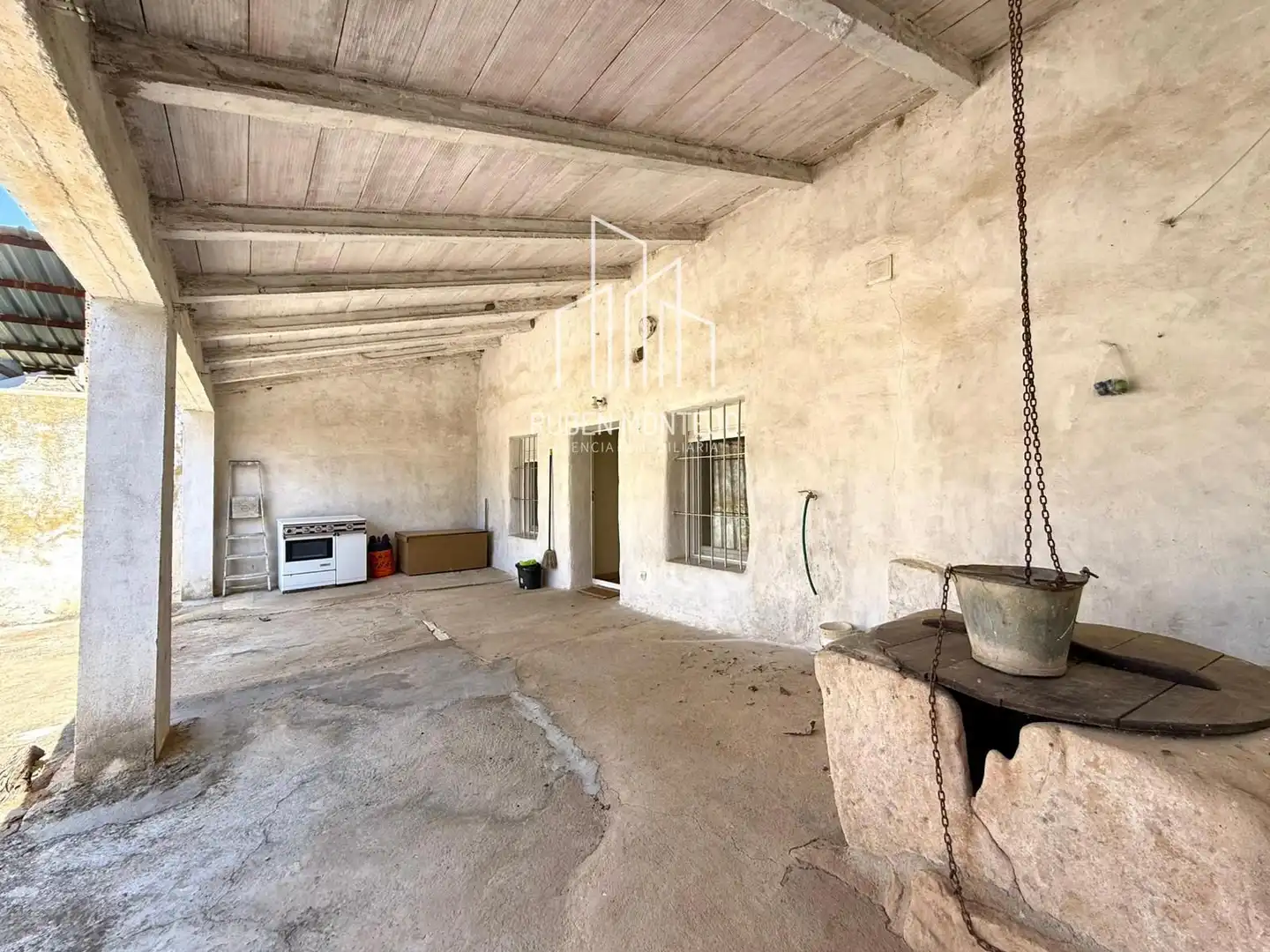 Houses for sale in Topas  with Private garden and Furnished