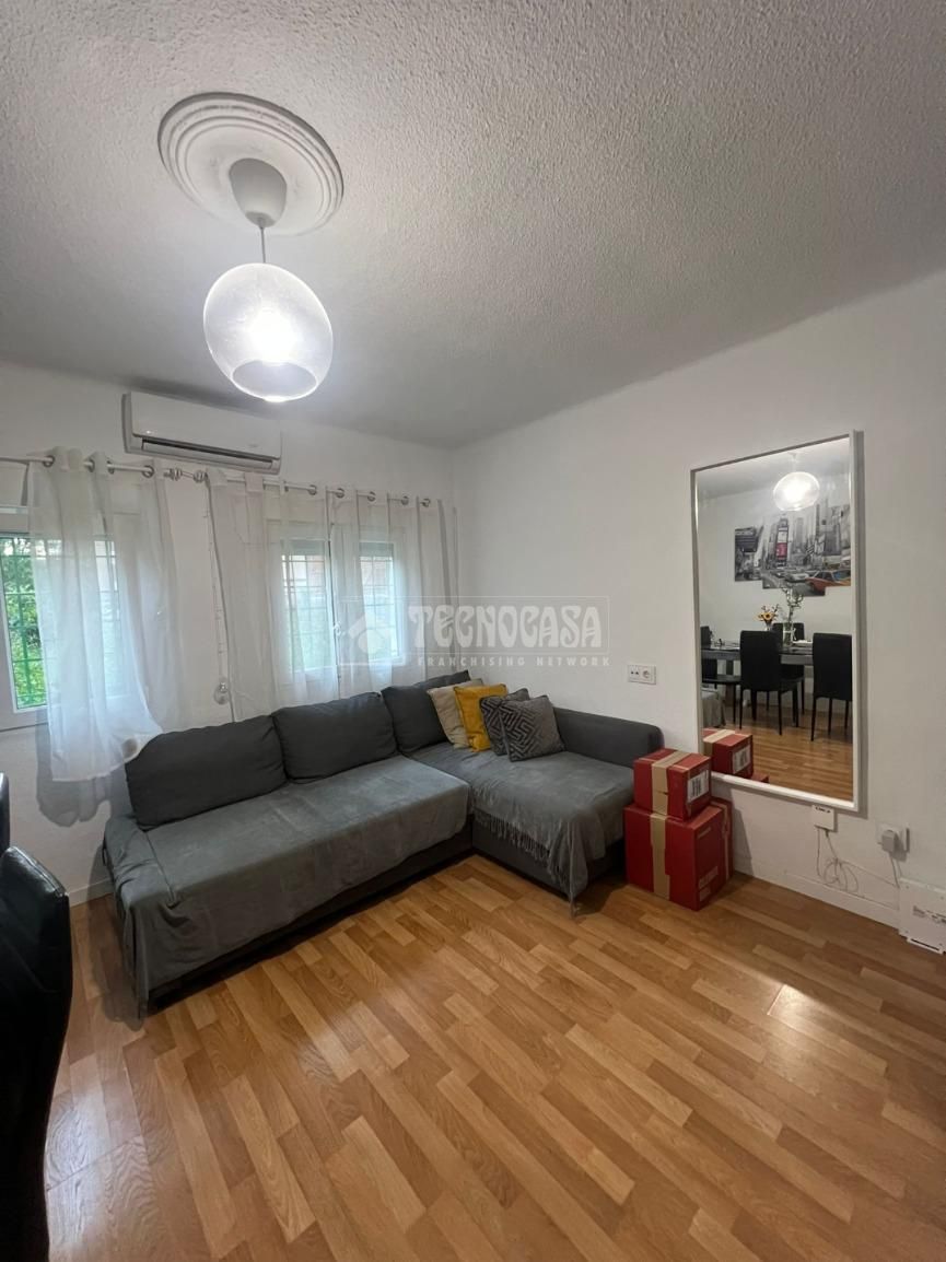 Sala d'estar de Pis en venda en  Madrid Capital amb Calefacció