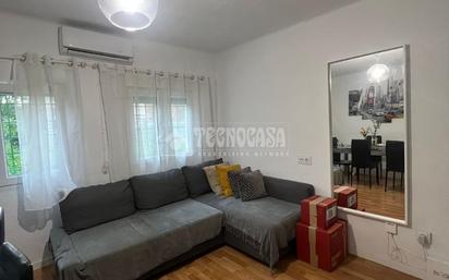 Sala d'estar de Pis en venda en  Madrid Capital amb Calefacció