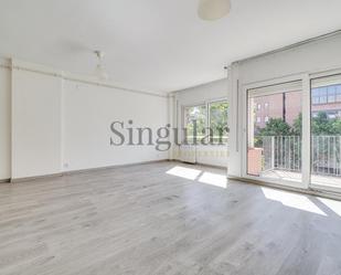 Living room of Flat for sale in  Barcelona Capital  with Air Conditioner, Terrace and Balcony