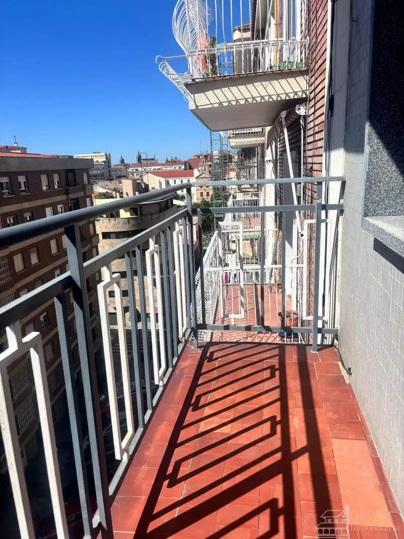 Terrassa de Pis per a compartir en Salamanca amb Calefacció, Moblat i Balcó
