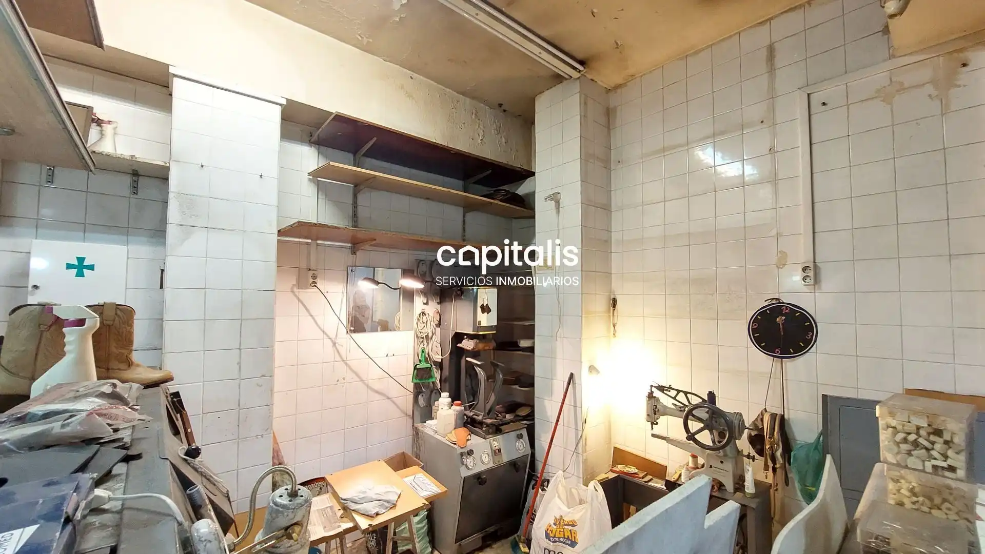 Cocina de Local en venta en Madrid