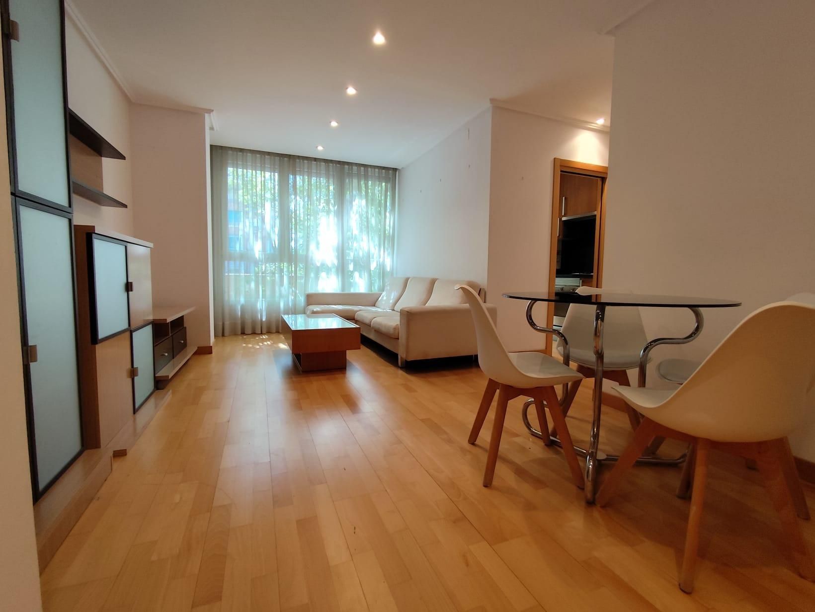 Sala d'estar de Pis en venda en Tres Cantos amb Aire condicionat, Calefacció i Jardí privat