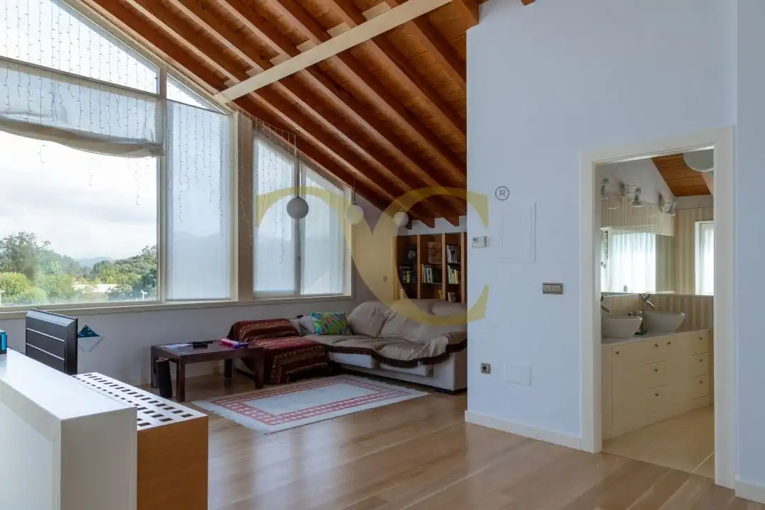 Sala de estar de Casa o chalet en venta en Santa Cruz de Bezana con Aire acondicionado, Calefacción y Jardín privado