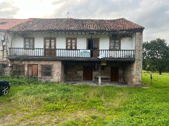Exterior view of House or chalet for sale in Torrelavega 