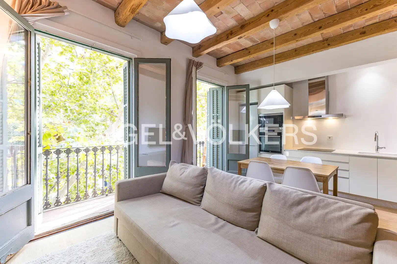 Exterior view of Flat for rent in Barcelona  with Air Conditioner, Heating and Parquet flooring