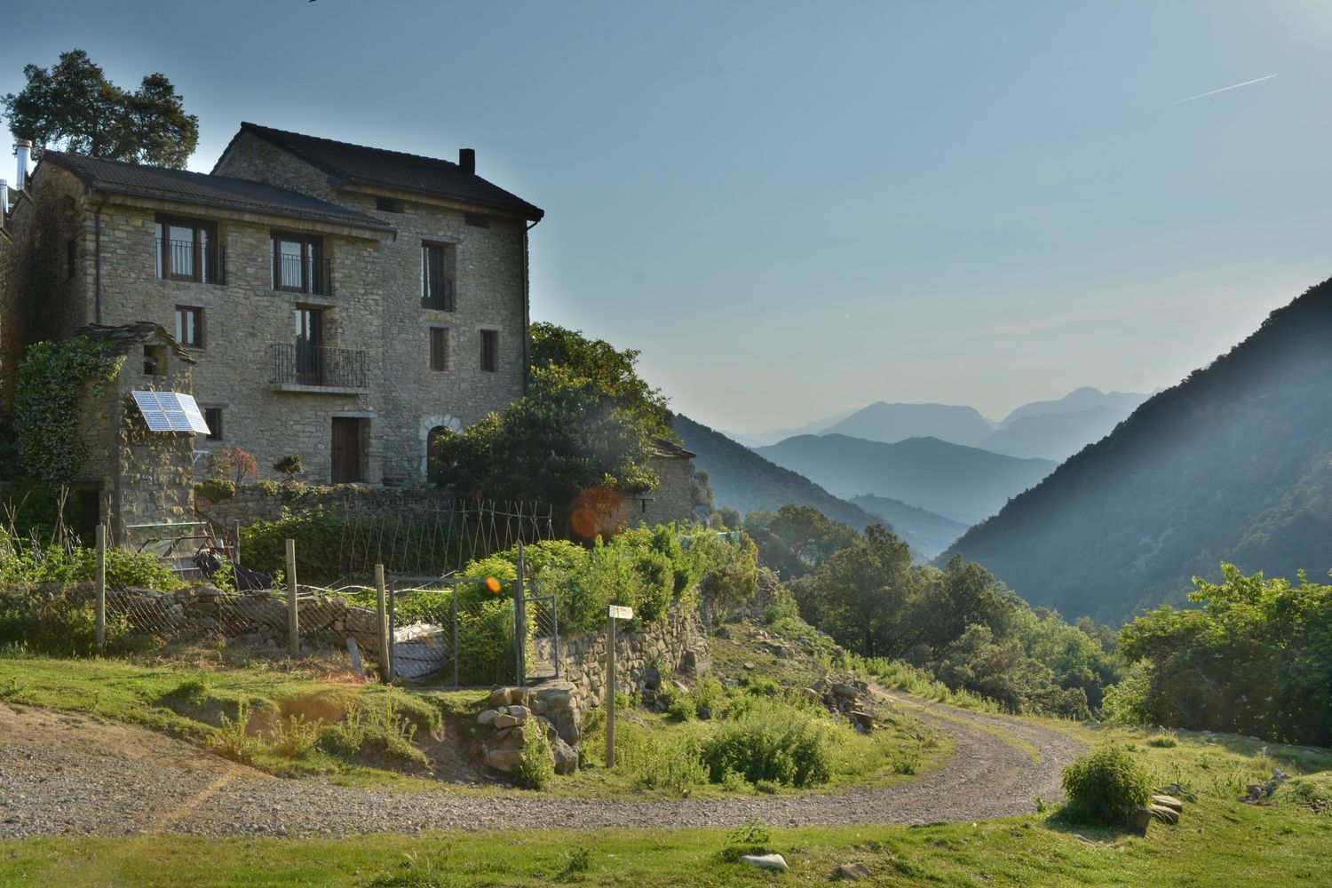 Vista exterior de Finca rústica en venda en Boltaña amb Terrassa i Traster