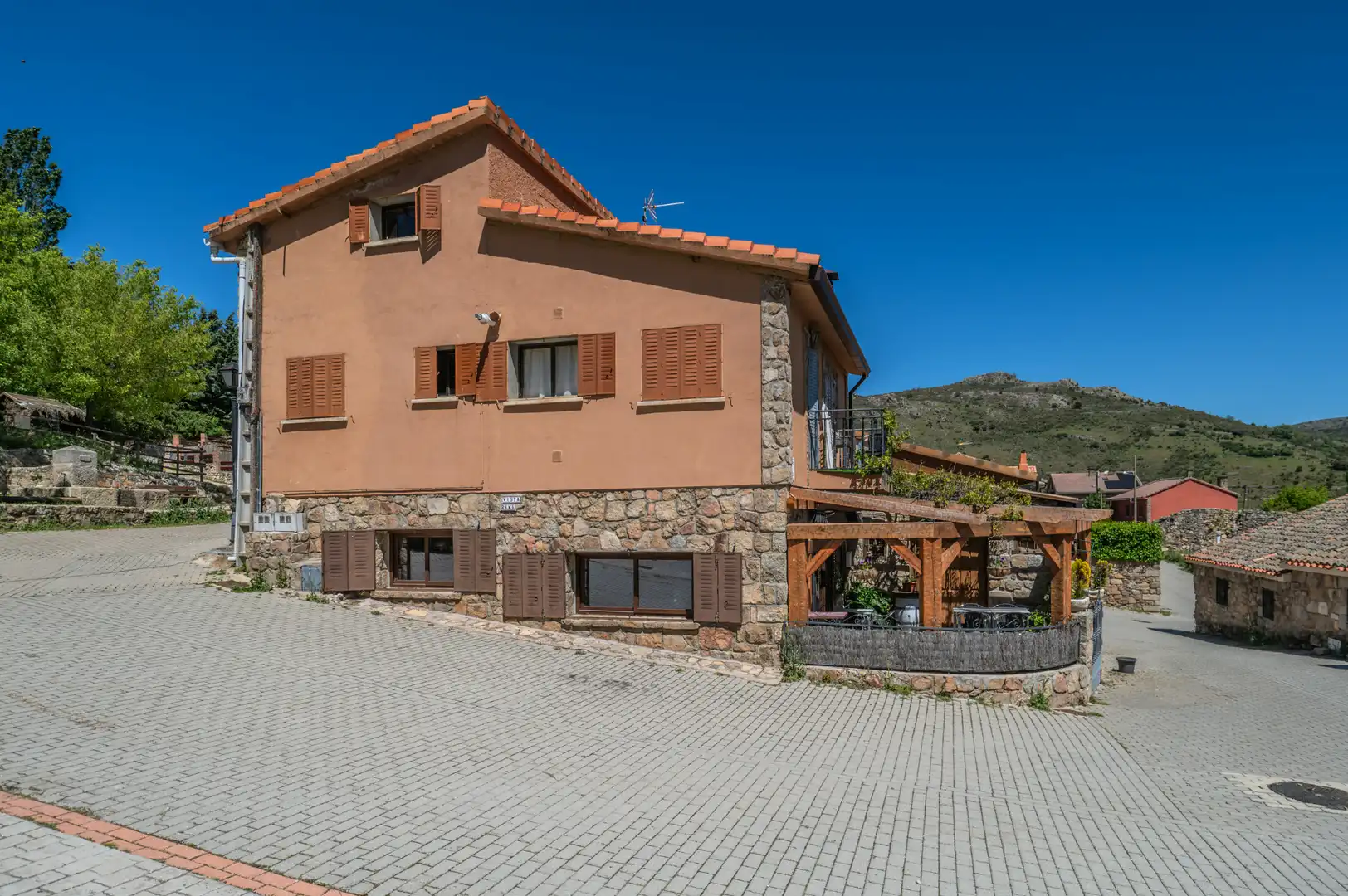 Vista exterior de Casa o chalet en venta en Santa María de la Alameda con Aire acondicionado, Calefacción y Terraza