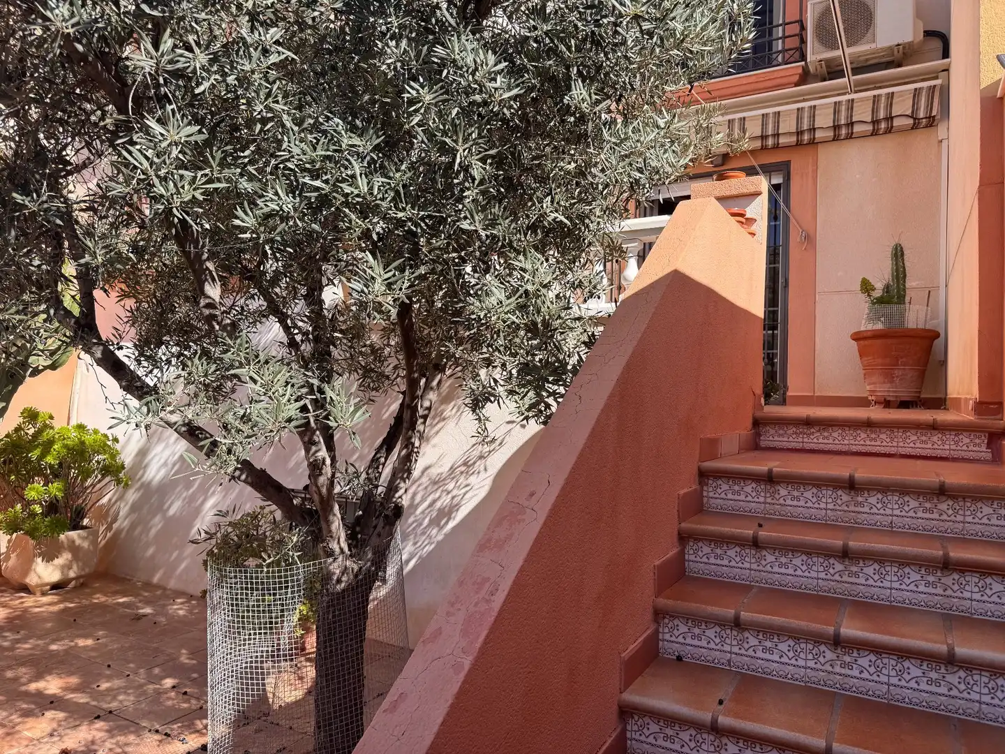 Jardí de Casa adosada en venda en Roquetas de Mar amb Aire condicionat, Terrassa i Traster