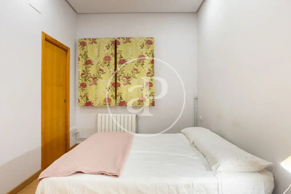 Schlafzimmer von Wohnung zur Miete in Valencia mit Klimaanlage, Heizung und Möbliert