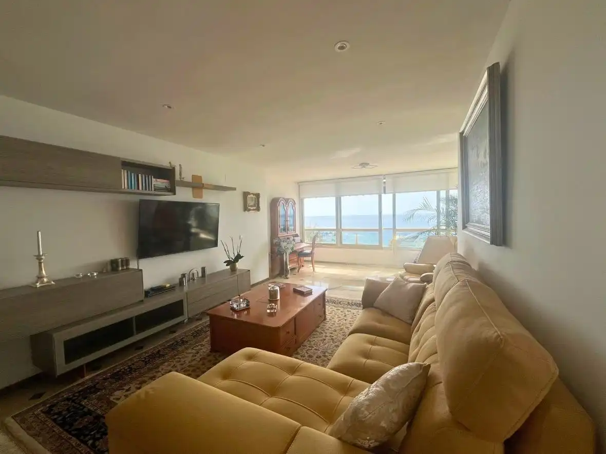 Apartments for rent in Calle Valencia , 2, Playa Levante